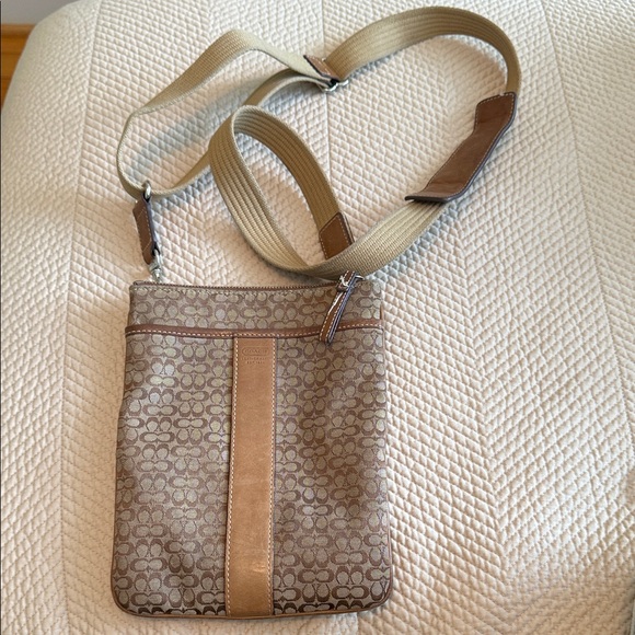 Coach Stylish Tan and Brown Men's Crossbody Bag - Picture 1 of 10